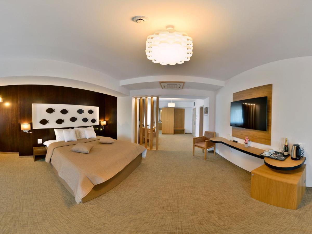 Hotel Condor Tulcea Exterior foto